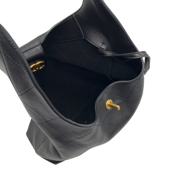 CHANEL BLACK / GOLD HARDWARE CHAIN STRAP LEATHER HOBO BAG - Picture 6 of 13